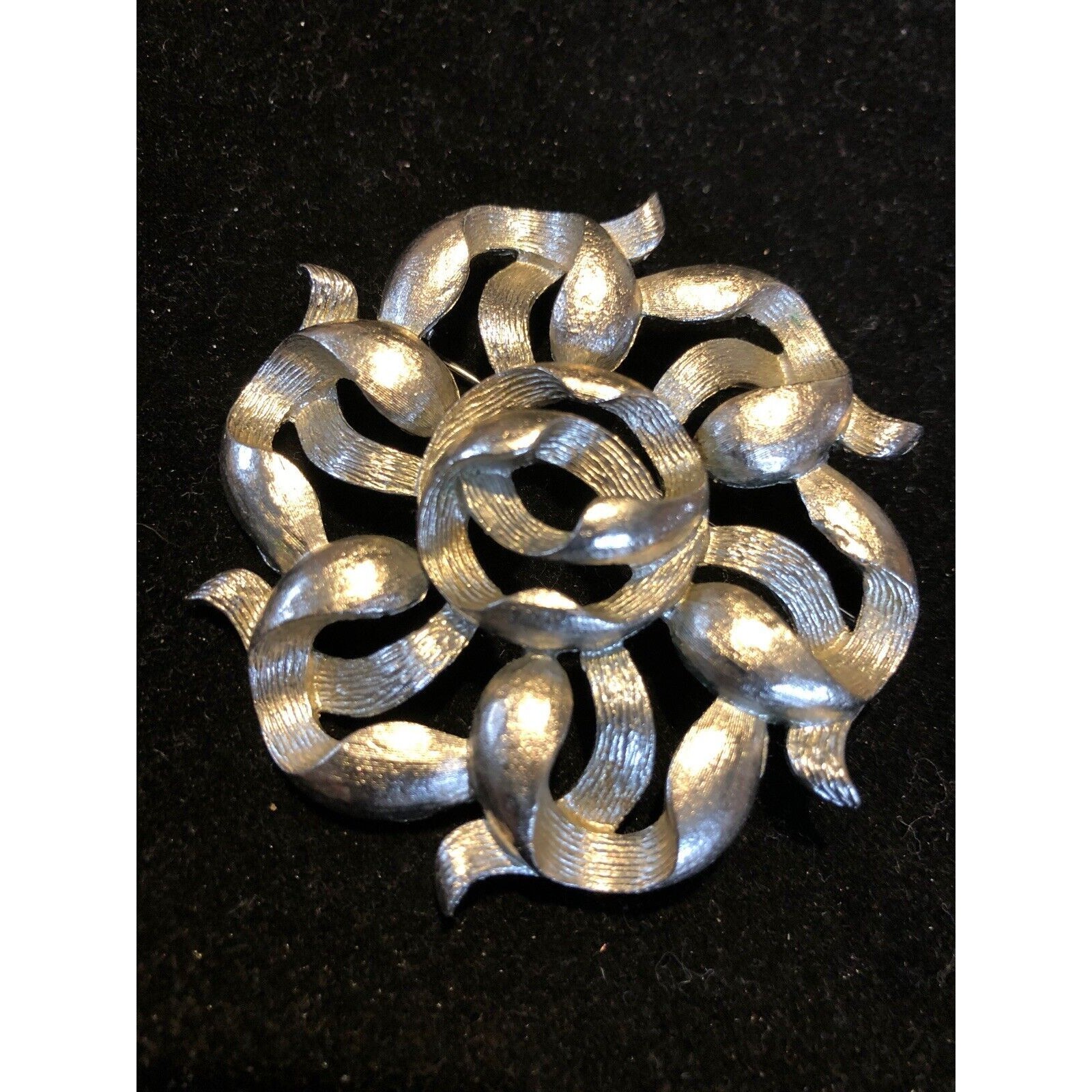 Vintage Silver Tone Large Abstract Round Ribbon Brooch Mid Century